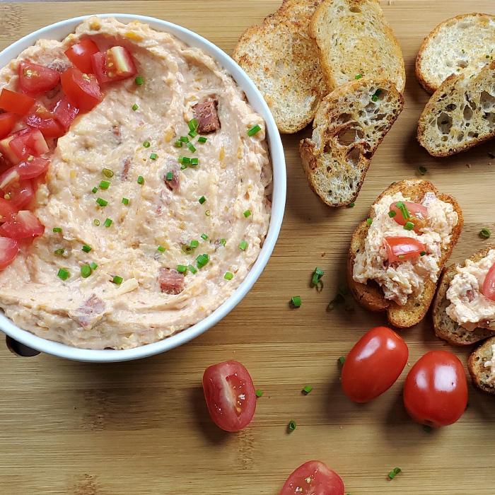 Pepperoni Pizza Dip - What a Crock delivers easy, prepared slow cooker & crockpot meals nationwide. America's easiest meal kit company. Boil in bag and instant pot dinners available.